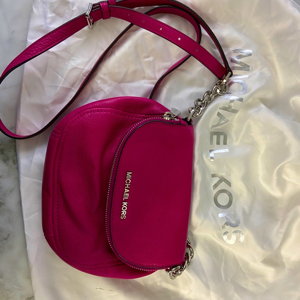 Micheal Kors Bedford Fuchsia Crossbody